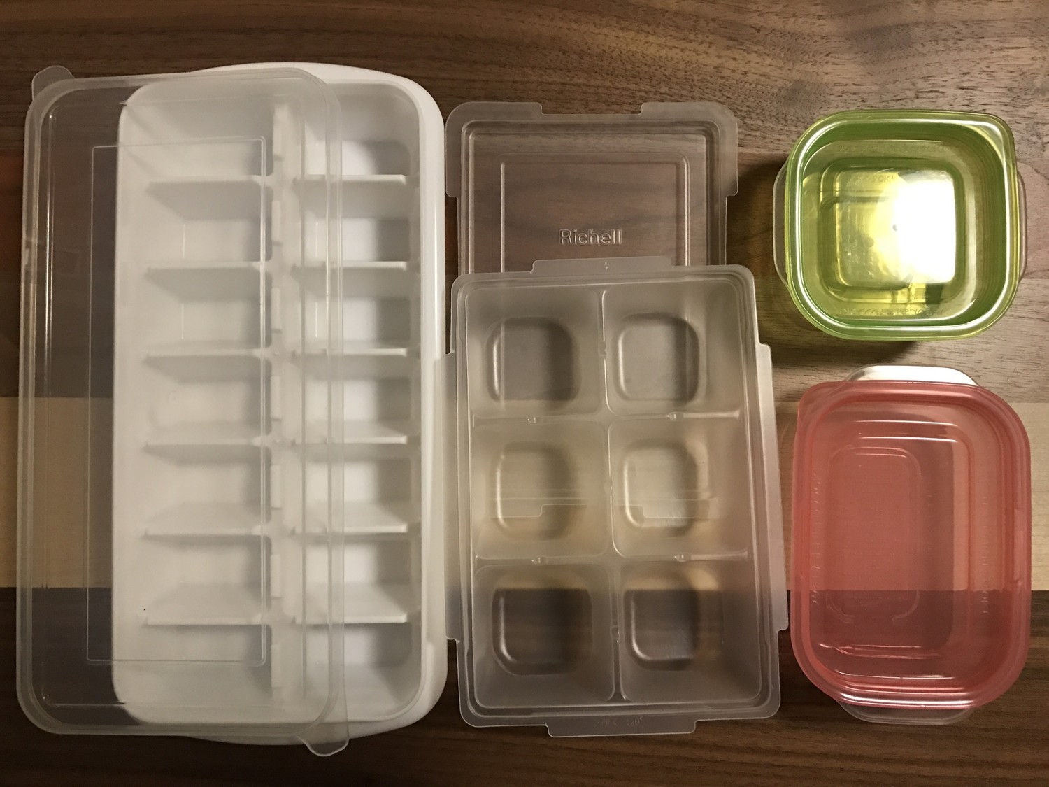 離乳食用の冷凍保存容器はいくつ必要？実際に使った物を種類別にまとめました - ママの素(もと)